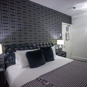 Sunnyside Accommodation in Southport Super kingsize bed